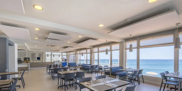 Dovolená na Tenerife: hotel se snídaní a terasou přímo na pláži, letovisko na jihu ostrova