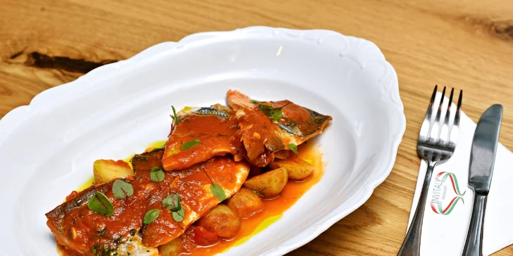 Degustační menu ve vyhlášené italské restauraci: těstoviny s boloňskou i mušlemi, cejn či porchetta a víno