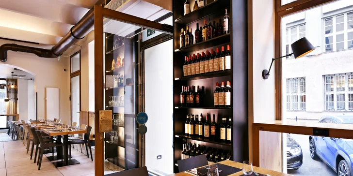 Degustační menu ve vyhlášené italské restauraci: těstoviny s boloňskou i mušlemi, cejn či porchetta a víno