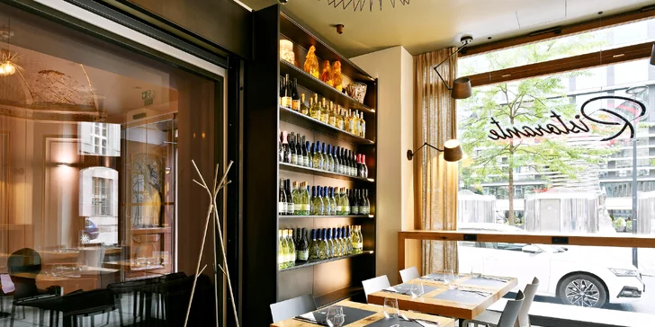 Pravé italské menu v samém centru Prahy: pizza dle výběru, tiramisu, pivo i sklenka či rovnou lahev vína