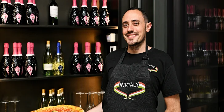 Pravé italské menu v samém centru Prahy: pizza dle výběru, tiramisu, pivo i sklenka či rovnou lahev vína