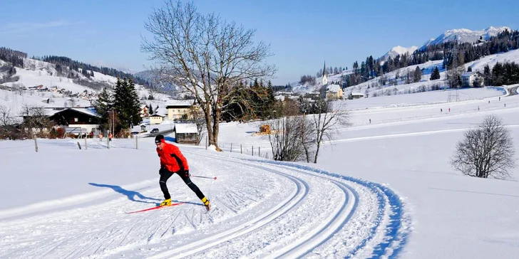 Zimní dovolená v Rakousku: polopenze, sauna a skipas do menšího skiareálu nedaleko penzionu