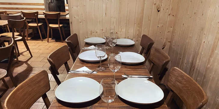 Otevřené vouchery do restaurace u náplavky na jídlo i nápoje: 300-1200 Kč