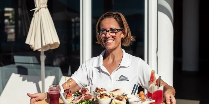 Dovolená na Tenerife: hotel se snídaní a terasou přímo na pláži, letovisko na jihu ostrova