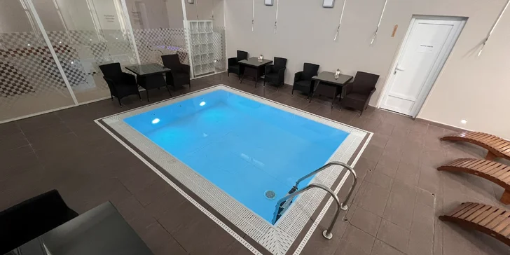 Grilované vepřové koleno i neomezený vstup do wellness pro jednoho i pár