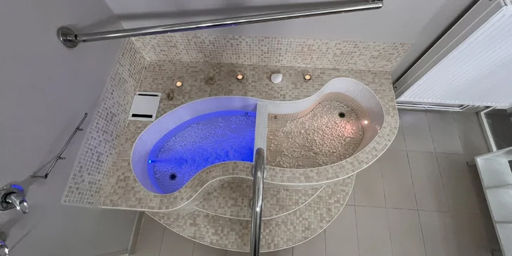 Grilované vepřové koleno i neomezený vstup do wellness pro jednoho i pár