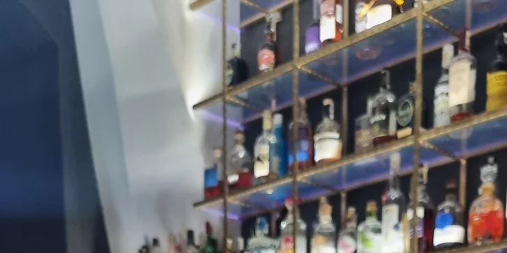 Drink pro 1 či 2 osoby nebo party loď pro celou partu: Cuba Libre, B-52 i litr vodky či rumu