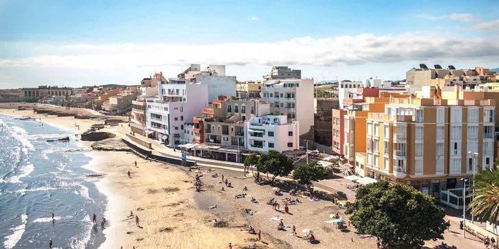 Dovolená na Tenerife: hotel se snídaní a terasou přímo na pláži, letovisko na jihu ostrova