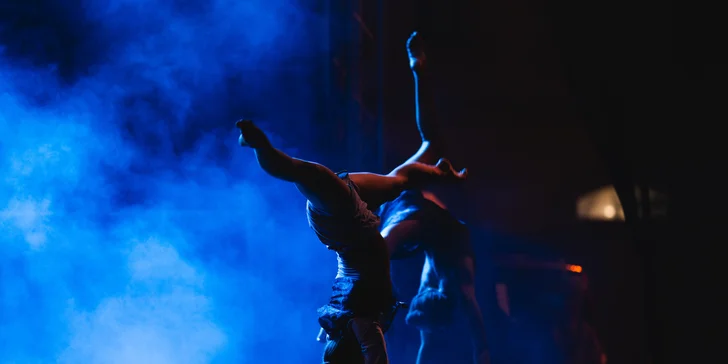 Vstupenka na akrobatické představení od LOSERS CIRQUE COMPANY