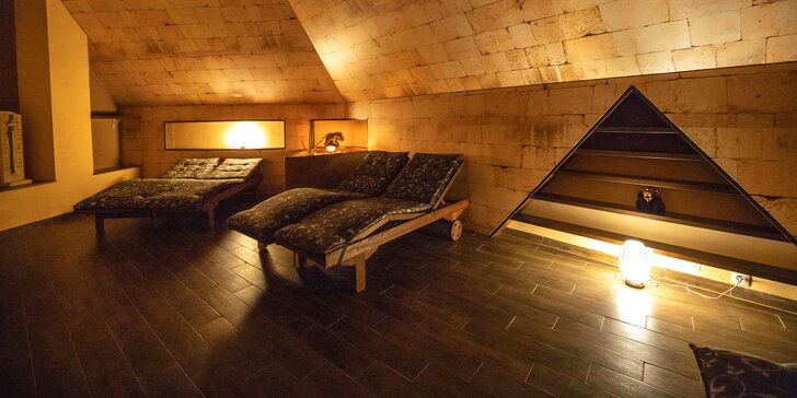 Hodina relaxace: velký saunový svět s 10 druhy saun, vířivkami a intimní atmosférou