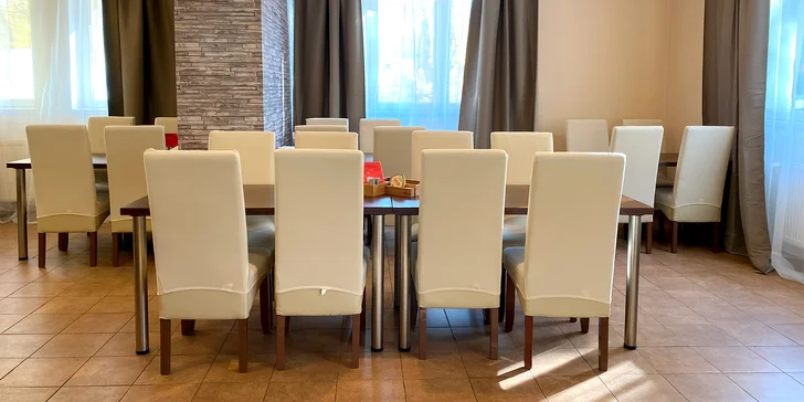 Parádní nálož: dvojitý cheeseburger či Z. B. B. burger v menu i s hranolky pro 2
