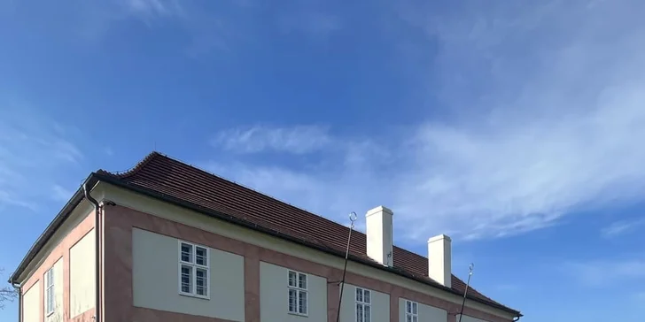 Pronájem bowlingové dráhy na 2 hodiny a tatarák či burger s hranolky pro 4 hráče na Ladronce