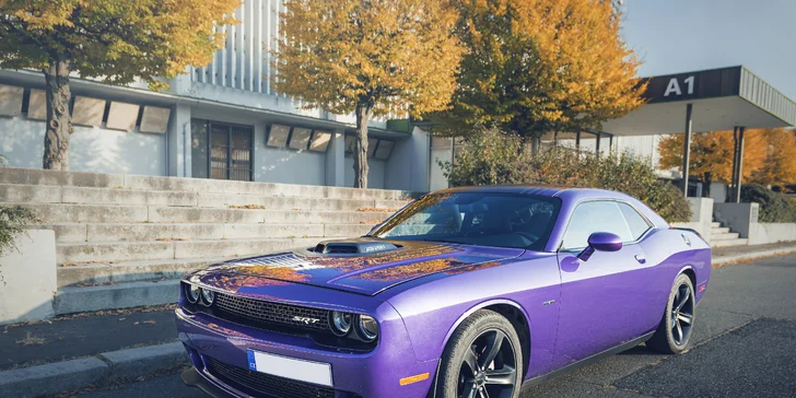 Zažijte pravou Ameriku s Dodge Challenger Shaker: 20–50 minut jízdy i svezení se závodníkem