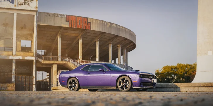 Zažijte pravou Ameriku s Dodge Challenger Shaker: 20–50 minut jízdy i svezení se závodníkem