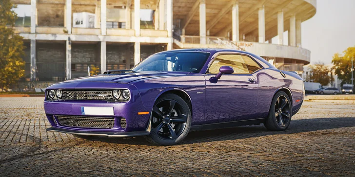 Zažijte pravou Ameriku s Dodge Challenger Shaker: 20–50 minut jízdy i svezení se závodníkem