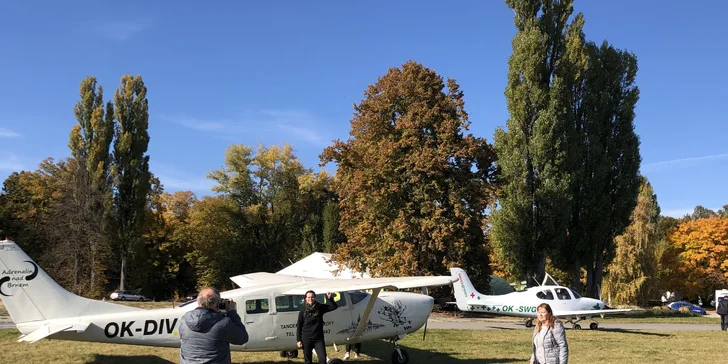 Vyhlídkový let nad „zakázanou přehradou“ u Vyškova: 15 minut v Cessně, sedadlo přímo u okýnka