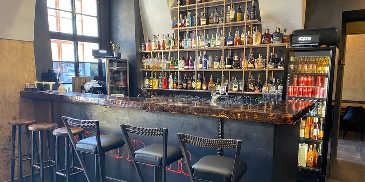 Drink pro 1 či 2 osoby nebo party loď pro celou partu: Cuba Libre, B-52 i litr vodky či rumu
