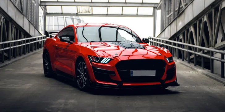 Brutální jízda v Mustangu GT Shelby paket: až 60 minut včetně dálniční známky