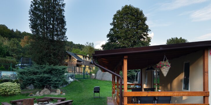 Prázdninový dům v Českém Švýcarsku: terasa s grilem i vybavená kuchyně