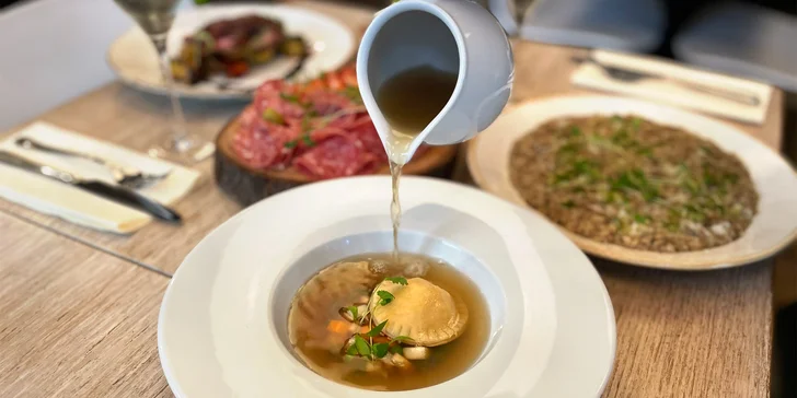 Čtyřchodové italské menu u Žižkovské věže i s proseccem pro 2 osoby