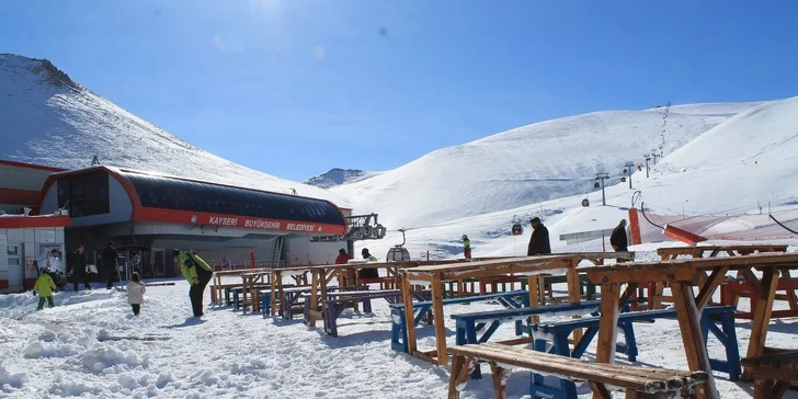 Na lyže do Turecka: letecký zájezd do 3* hotelu Mirada del Monte, v ceně polopenze a bodový skipas
