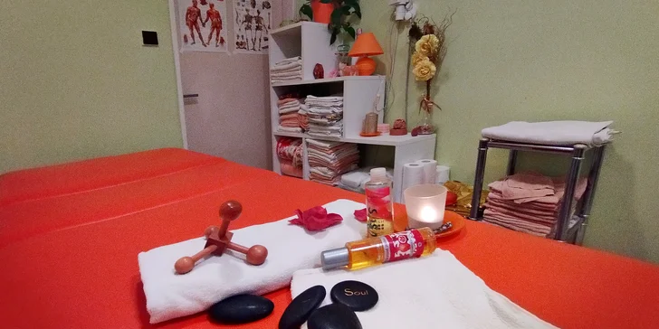 Čokoládová relaxační masáž zad a šíje s peelingem a zábalem v délce 60 minut