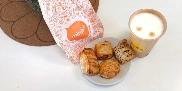 Velké caffé latte a minipečivo dle výběru pro 1 nebo 2 osoby
