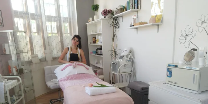 Masáž dle výběru v délce 45-60 min: horké kameny, olejová s peelingem i lomi lomi
