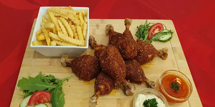 Na baštu s partou: 1 kg kuřecích špalíčků, hranolky i hodina bowlingu