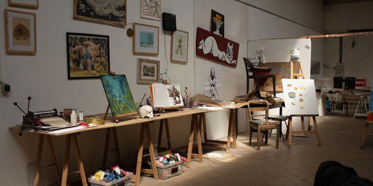 3hodinový workshop malování s profesionální kolumbijskou malířkou pro 1 i 2 osoby