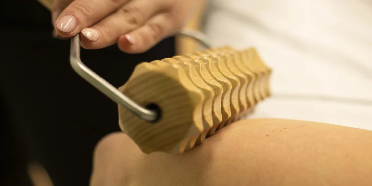 Maderoterapie: odbourávání celulitidy, prokrvení svalů a podpora lymfy