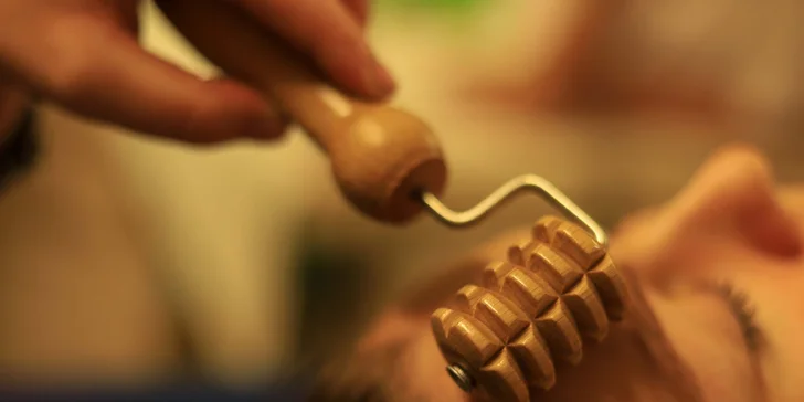 Maderoterapie: odbourávání celulitidy, prokrvení svalů a podpora lymfy