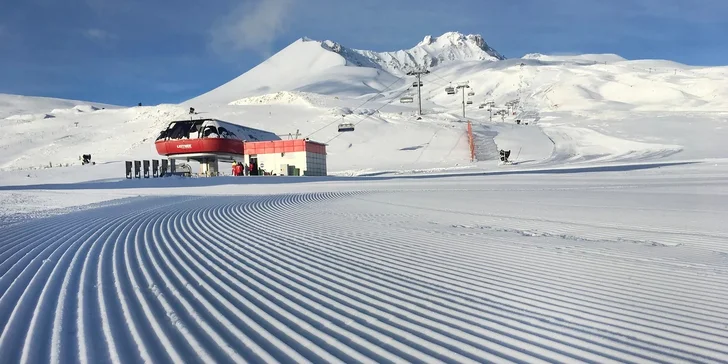 Na lyže do Turecka: letecký zájezd do 3* hotelu Mirada del Monte, v ceně polopenze a bodový skipas
