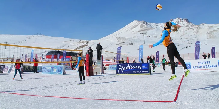 Na lyže do Turecka: letecký zájezd do 3* hotelu Mirada del Monte, v ceně polopenze a bodový skipas