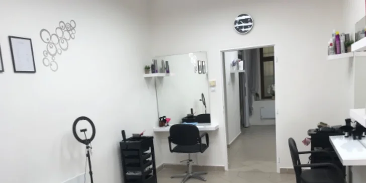 Dámský střih vlasů v salonu Beauty Time pro všechny délky vlasů