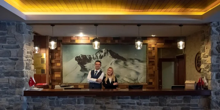 Lyžování v Turecku: zpáteční letenka z Prahy, 7 nocí v 5* hotelu a bodový skipas