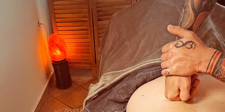Opravdový relax jak má být: klasická masáž zad a šíje na 60 minut