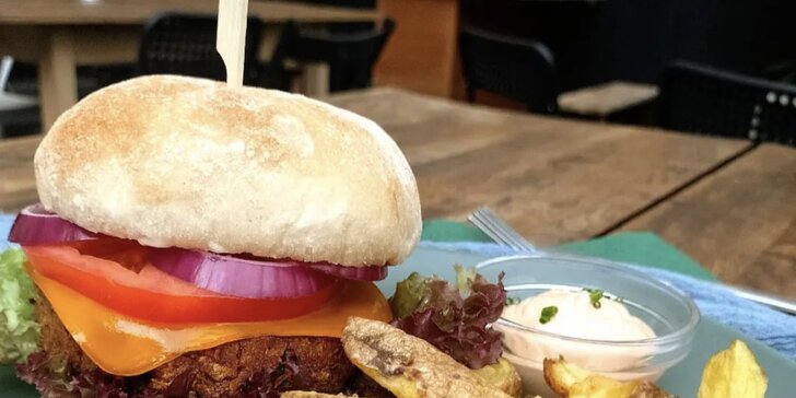 Otevřený voucher do veganského bistra na Floře: burger s tofu, bowl s tempehem, domácí limonády i čaje