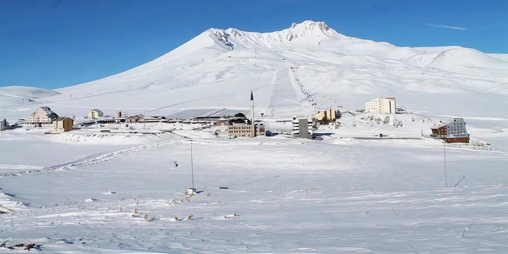 Lyžování v Turecku: 4* hotel Library Erciyes s polopenzí, letenka a 6denní skipas