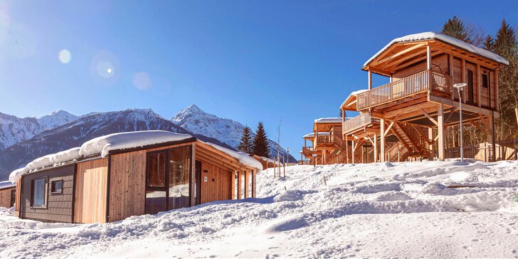 Zimní pobyt v Korutanech: chata nebo treehouse přímo u skiareálu, denně vstup do aquaparku