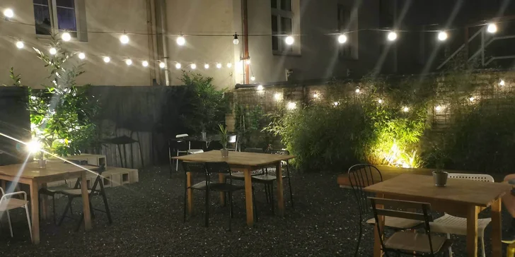 Otevřený voucher do veganského bistra na Floře: burger s tofu, bowl s tempehem, domácí limonády i čaje