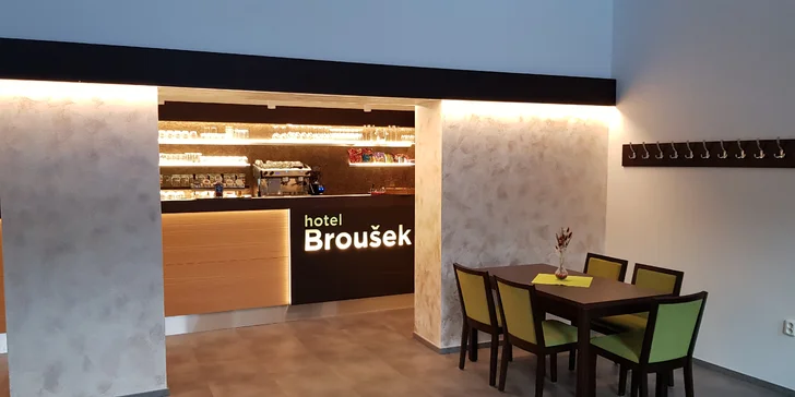 Moravský kras jako na dlani: pobyt se snídaní či polopenzí a lahví vína