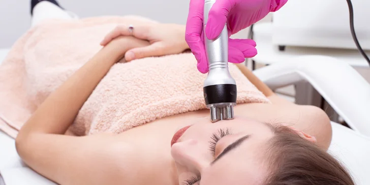 Karbonový peeling, diamantová mikrodermabraze nebo hloubkové čištění