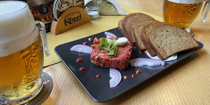 150 až 450 g hovězího tataráku s topinkami a 2-6 piv k tomu
