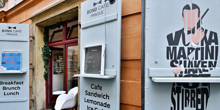 Sladký či slaný brunch a káva v kavárně Bond Cafe v centru Prahy: 1–2 osoby