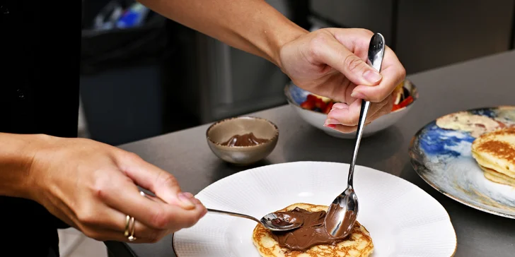 Sladký či slaný brunch a káva v kavárně Bond Cafe v centru Prahy: 1–2 osoby