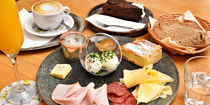 Snídaně i s dezertem a mimosou pro jednoho, pár či rodinu nebo partu v centru Prahy