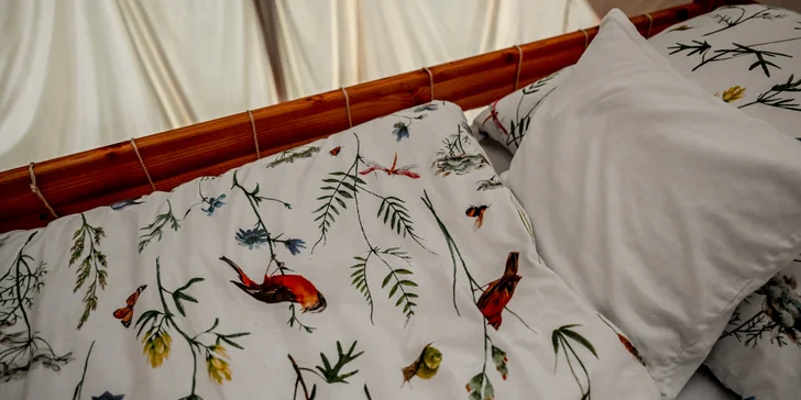Glamping Meleček: pobyt v luxusním glampingovém stanu i wellness v sudové sauně a horkém sudu