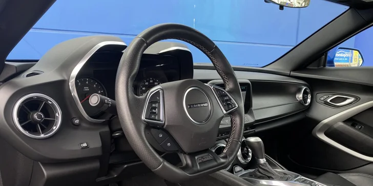 Se staženou střechou a větrem ve vlasech: pronájem kabrioletu Chevrolet Camaro