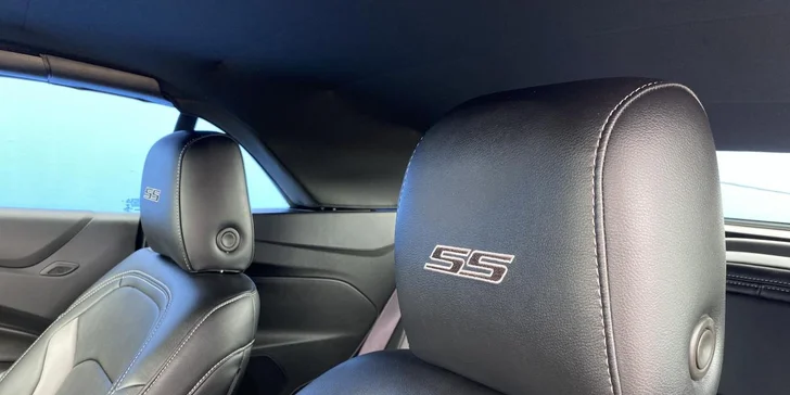 Se staženou střechou a větrem ve vlasech: pronájem kabrioletu Chevrolet Camaro